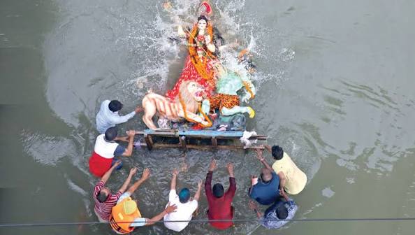 দুর্গাপূজা কীভাবে কাটাবেন , কোথায় ঘুরবেন  