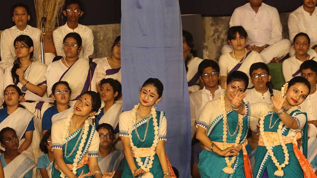 গান, কবিতা ও নৃত্যে ছায়ানটের শরৎ উৎসব