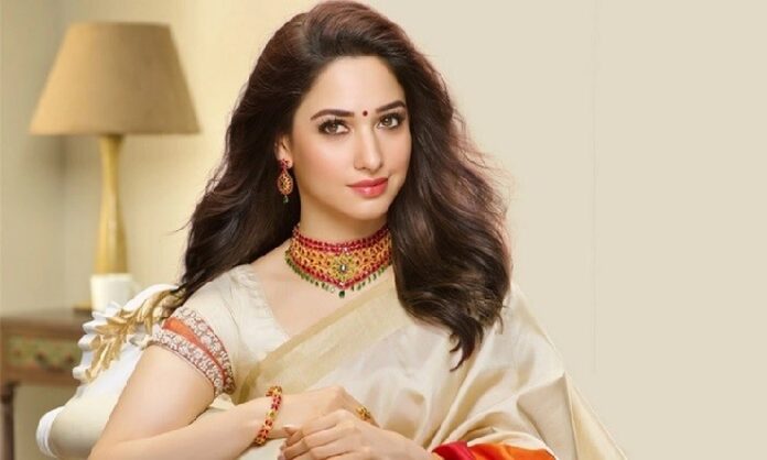 ‘দুধের মতো ফরসা শরীর’ মন্তব্য নিয়ে মুখ খুললেন তামান্না