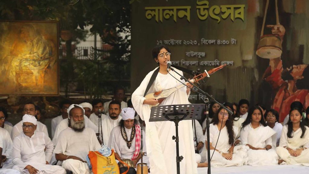 কুষ্টিয়ায় লালন স্মরণোৎসবে ভক্ত-অনুরাগীদের ঢল