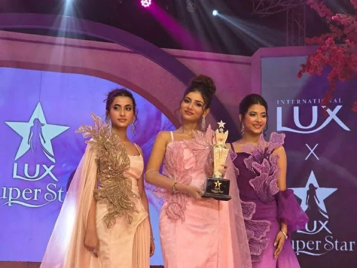 লাক্স সুপারস্টার ২০২৫-এর সেরা তিন প্রতিযোগী বিদুষী বর্ণিতা, নাজাহ নাওয়ার ও আমিনা ইসলাম